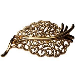 Monet Leaf Brooch Open Work Filigree Gold Tone Vtg Signed 2.25"